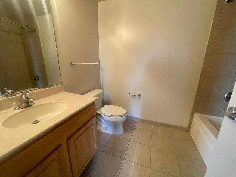 Building Photo - 360 N Jefferson St