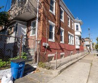 Building Photo - 5800 Spruce St