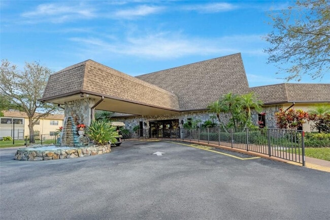 Building Photo - 301 Cambridge Rd