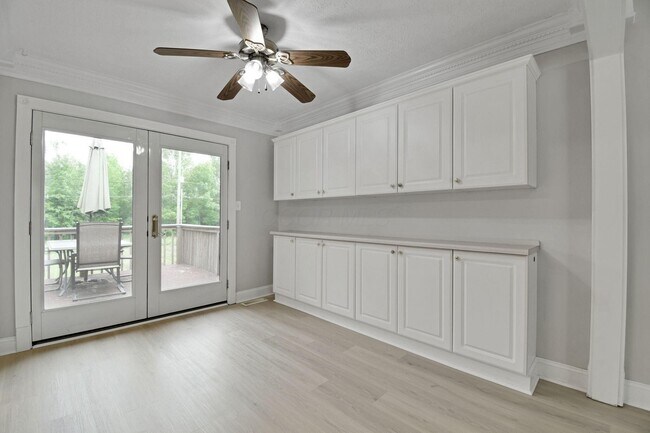 Building Photo - 5978 Alice Dr