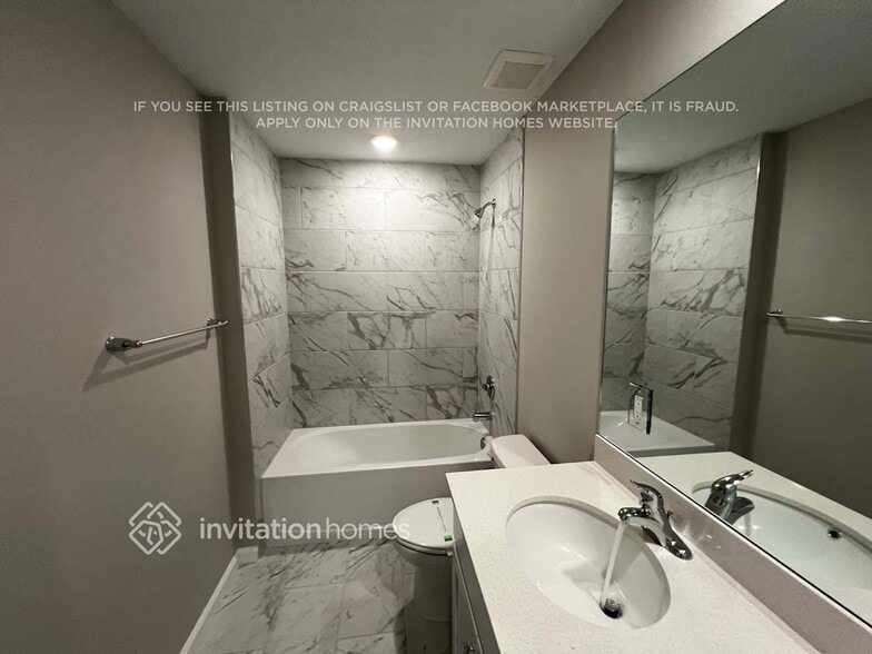 Building Photo - 1109 SW Khan Dr