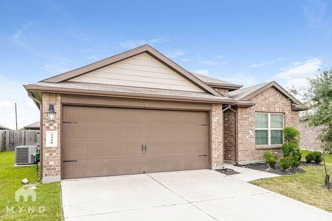 Building Photo - 3210 Sumac Dr