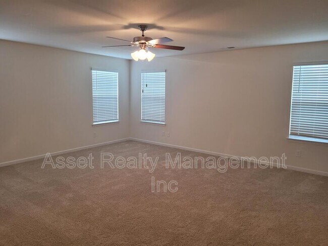 Building Photo - 4714 Willow Bluff Cir