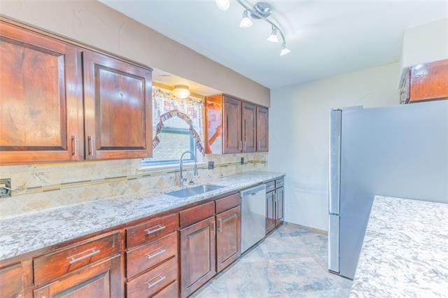 Building Photo - 2418 Ingleside Dr