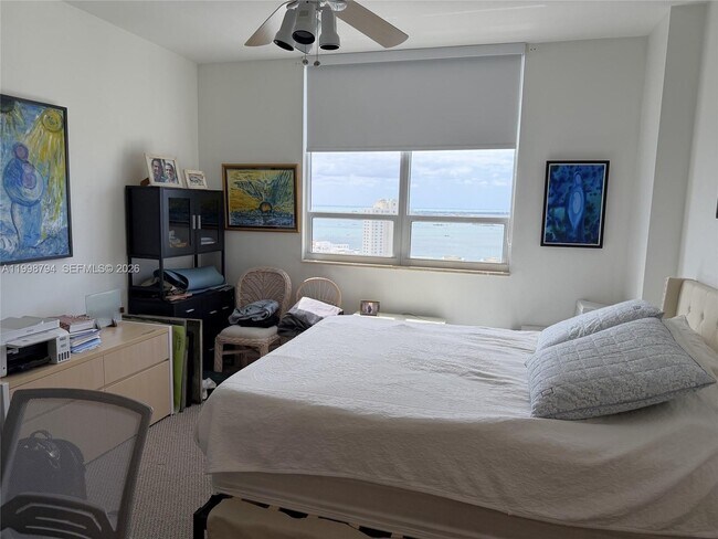 Building Photo - 801 Brickell Key Blvd