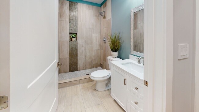 Building Photo - $1499 per Bedroom | 6BR/6BA Off Campus Hou...