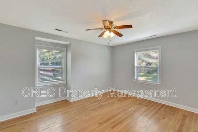 Building Photo - 2327 W Palmer Dr