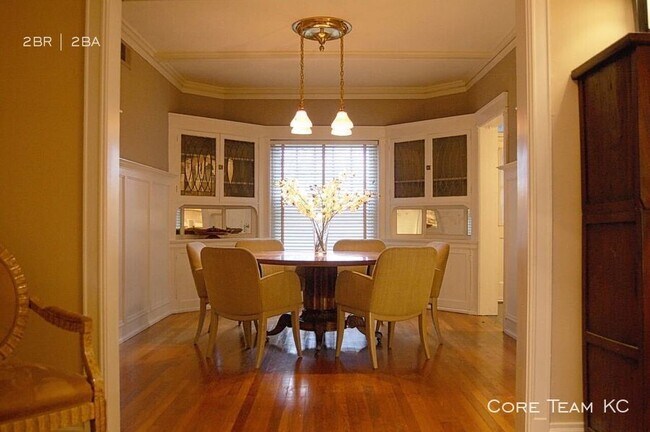 Building Photo - Stunning 2 Bedroom at The Illinois!