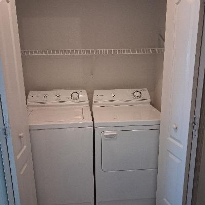 Building Photo - 985 E Mingus Ave