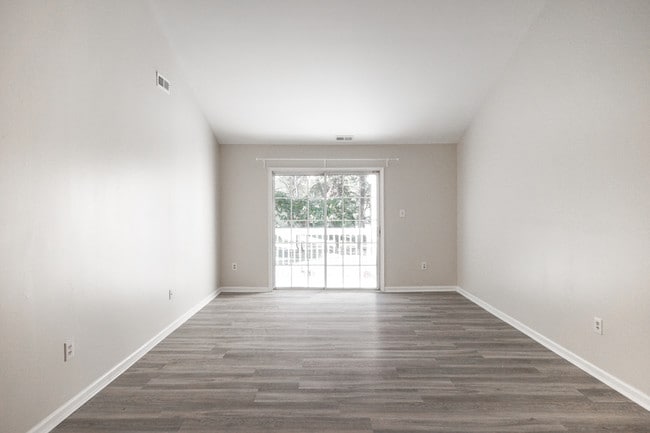 Building Photo - 1396 Tristram Cir