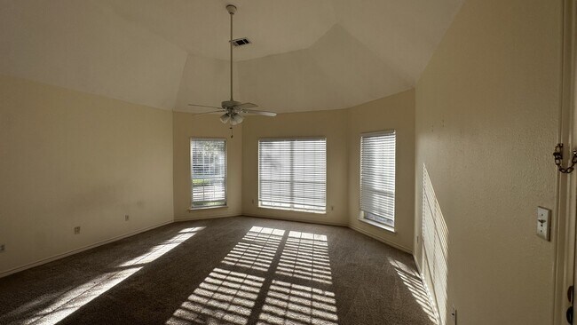 Building Photo - 18532 Bay Pines Ln