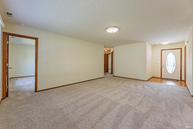 Building Photo - 3900 Deer Trail