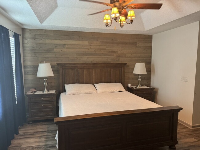 Building Photo - Spring Move in Special:  2nd month rent is FREE if you sign a lease before the end of July.