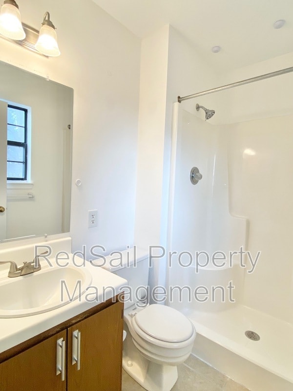 Building Photo - 393 Jury Ln