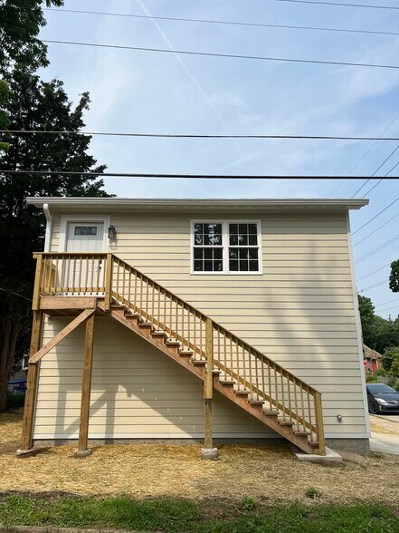 Building Photo - 4841 N Kenwood Ave