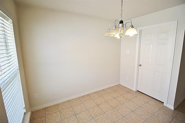 Building Photo - 809 Foxwood Ln