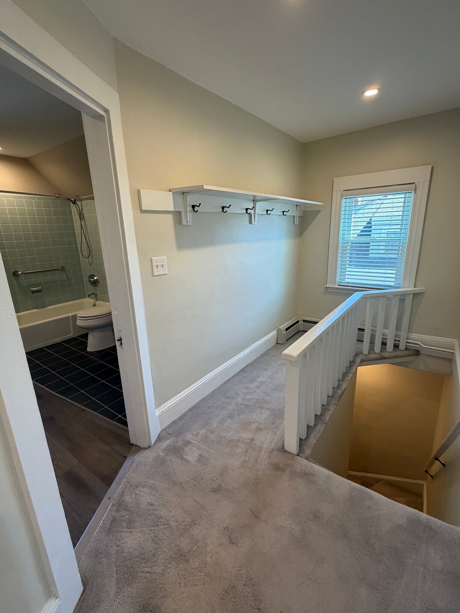 Building Photo - 19 Irving St