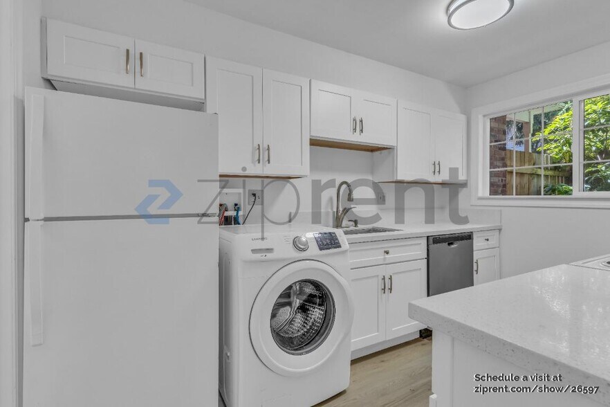 Building Photo - 12211 SE 59th St