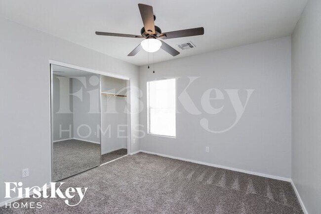 Building Photo - 1298 E Maddison St