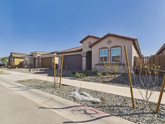 Building Photo - Brand new home with Casita