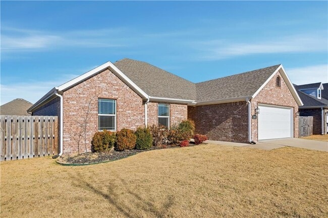 Building Photo - 2007 W Gilligan Ave