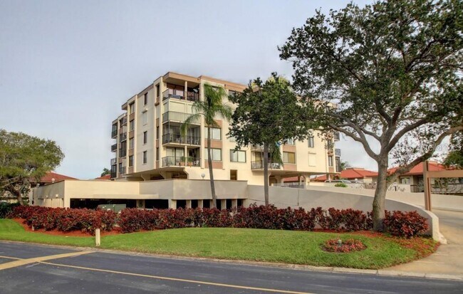 Building Photo - 6268 Palma Del Mar Blvd S