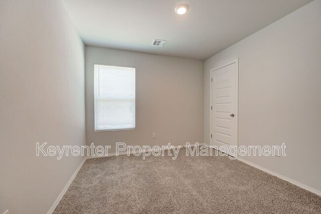 Building Photo - 504 Old Hickory Ln