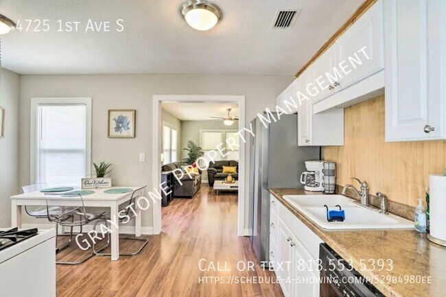 Building Photo - 4725 1st Ave S