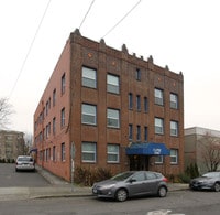 Building Photo - Capri Apartments