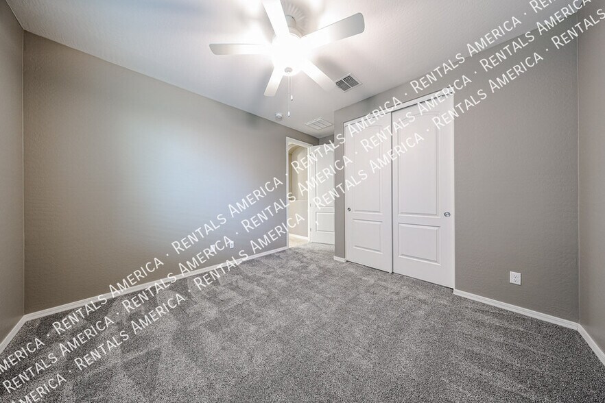 Building Photo - 20658 E Raven Dr