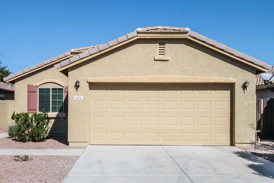 Primary Photo - 1674 W Corriente Dr