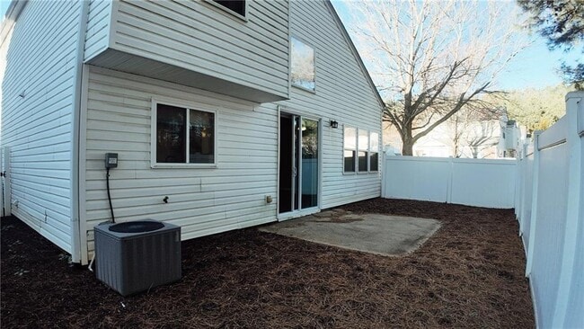 Building Photo - 363 Hiawassee Dr