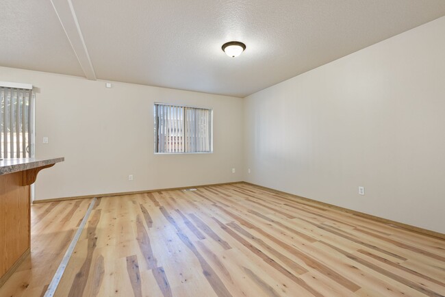 Building Photo - Spacious 4-Bedroom Home in SE Portland!