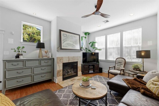 Building Photo - 2128 Sage Creek Loop