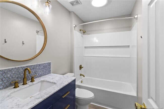 Building Photo - 2713 Leabrook Dr