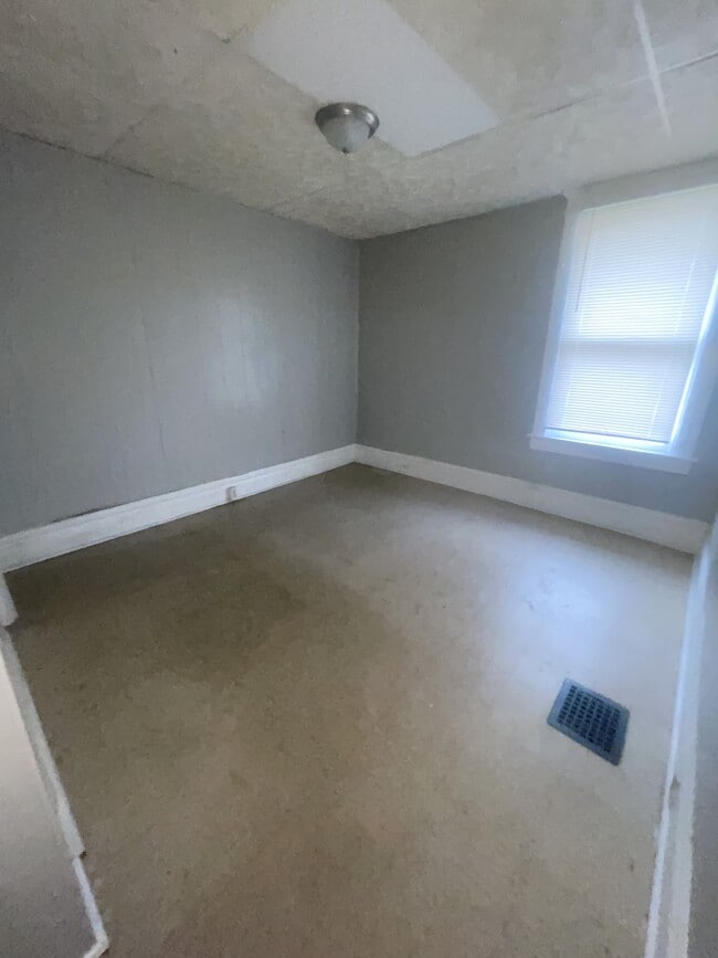 Building Photo - 7446 Liberty Ave