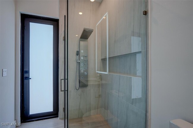 Building Photo - 1227 NW 40th Pl