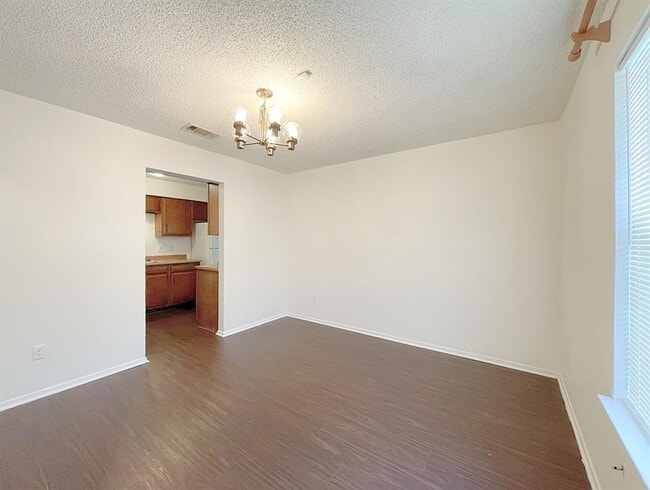 Building Photo - 656 Mairo St