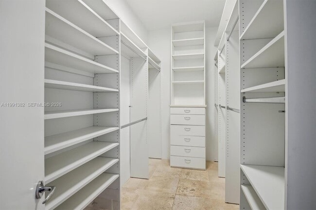 Building Photo - 733 Crandon Blvd