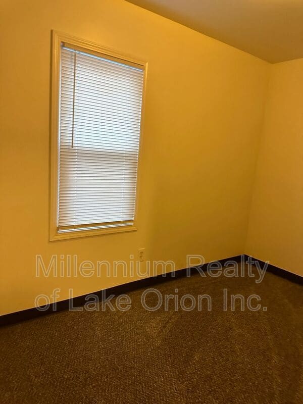 Building Photo - 6871 Continental Ave