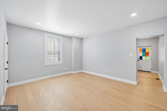 Building Photo - 4822 Ogle St