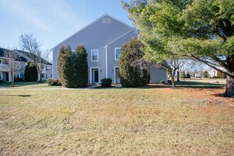 Building Photo - 427 Paddock Ct