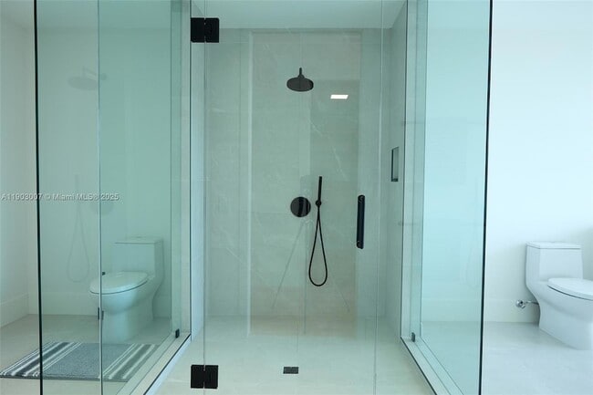 Building Photo - 160 Isle of Venice Dr