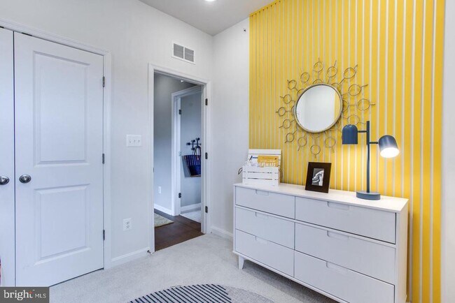 Building Photo - 2571 Hopton Ln