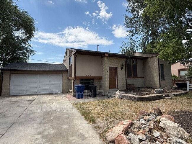 Primary Photo - 682 E Malibu Dr
