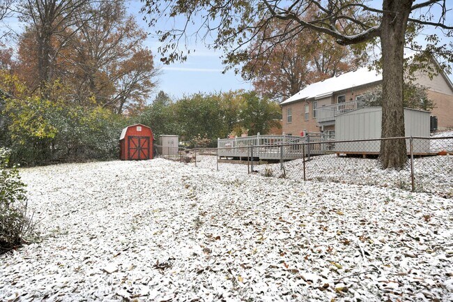 Building Photo - Green Twp- Cozy 2 Bed 1 Bath