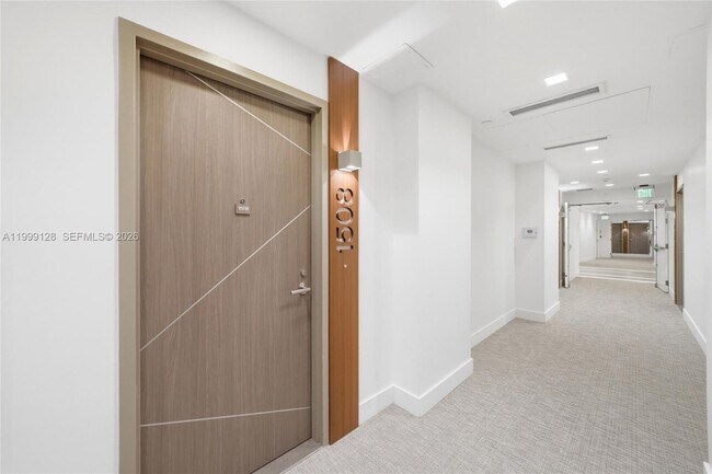 Building Photo - 601 NE 27th St