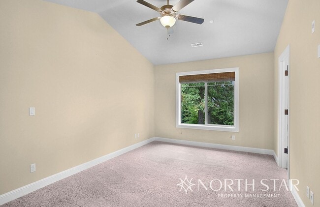 Building Photo - Beautiful Craftsman in Lake Oswego