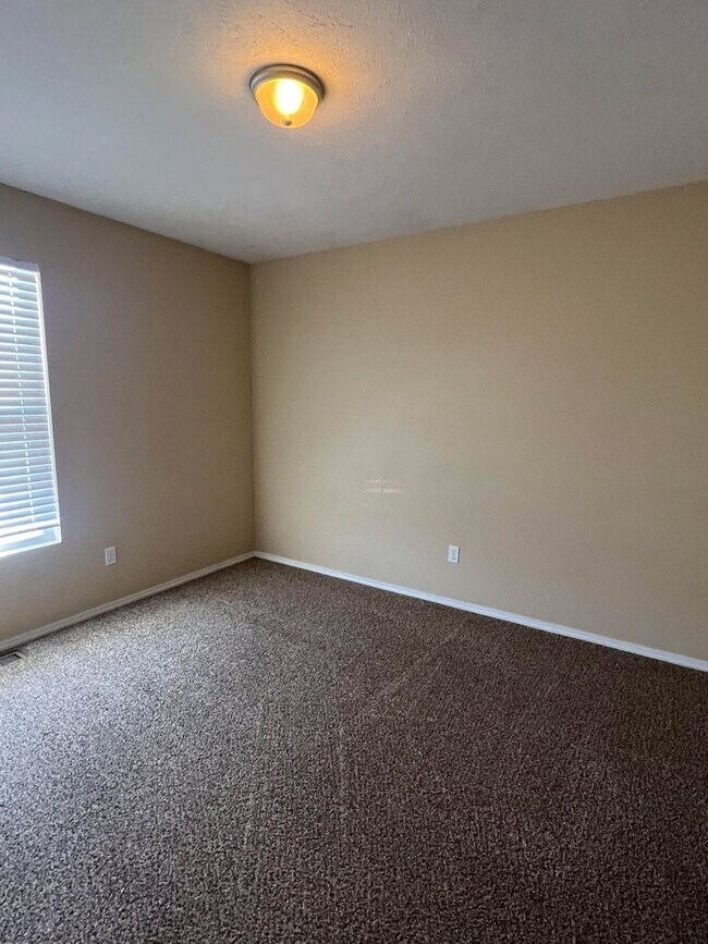 Building Photo - COMING SOON: Beautiful 3 bedroom / 2 bathroom house in Joplin Mo close to Missouri Southern with ...