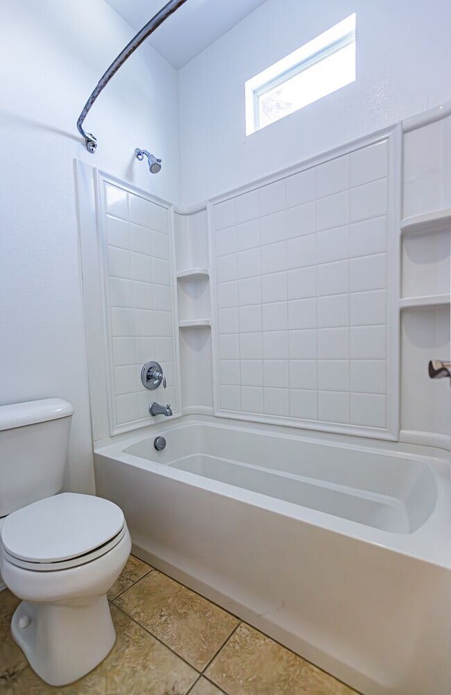 Building Photo - Townhome near Downtown Summerlin